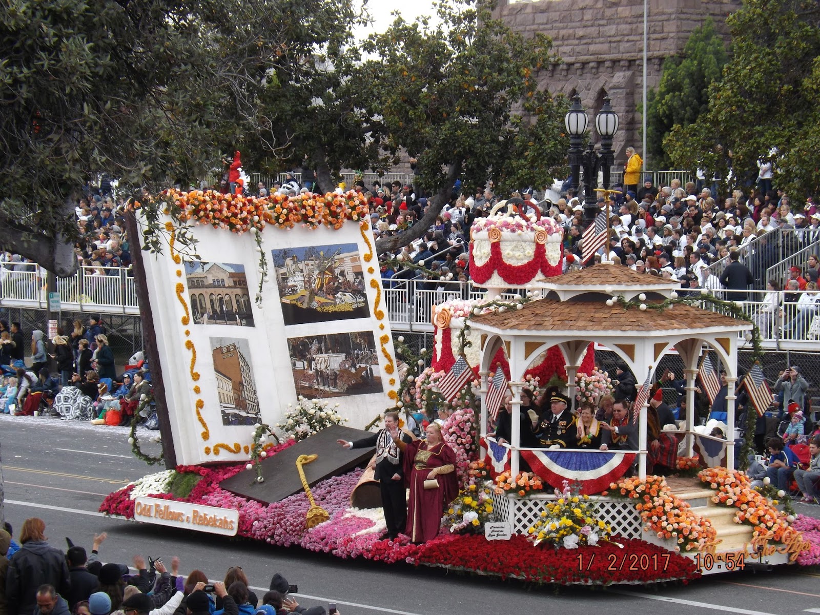 Up to Speed Rose Bowl Parade 2017 Floats
