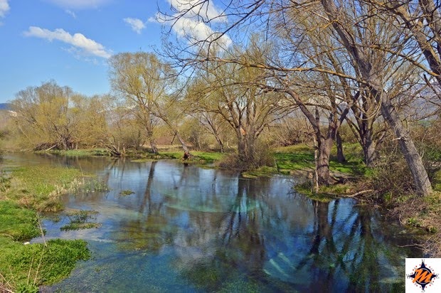 Capestrano, fiume Tirino Capestrano, fiume Tirino