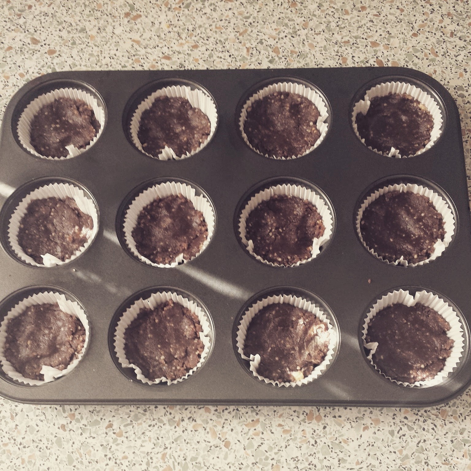 MeensKitchen: Schokoladen Nuss Muffins gefüllt mit karamellisierten ...