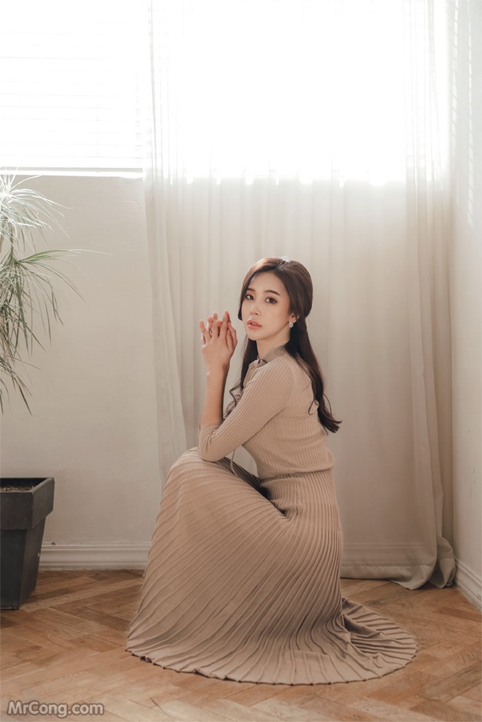 Beautiful Park Da Hyun in fashion photo album February 2017 (397 photos)