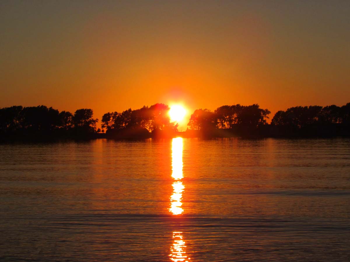 The Agatelady Adventures and Events Grand Marais Bay, agates, and a