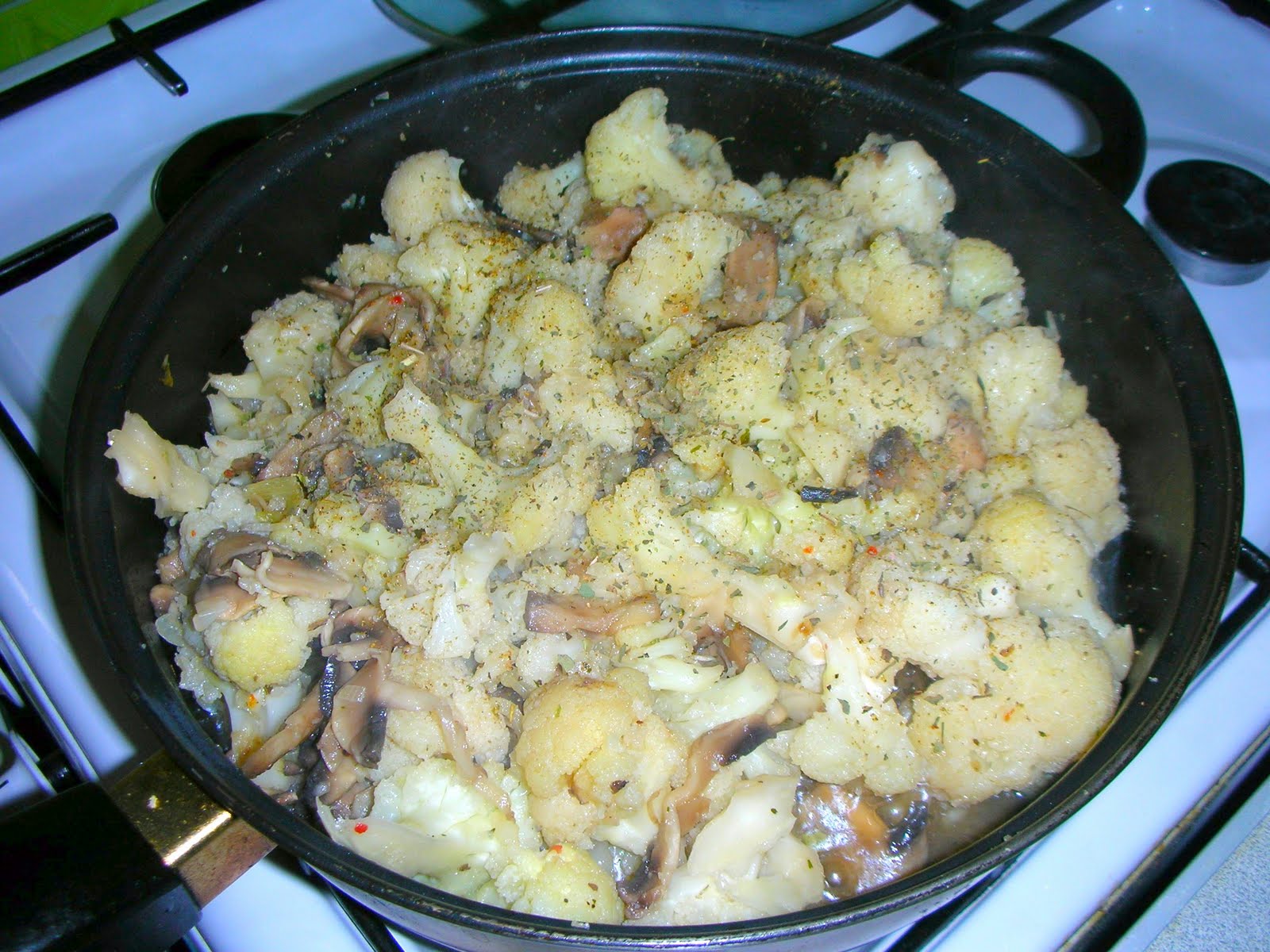 Цветная капуста с шампиньонами