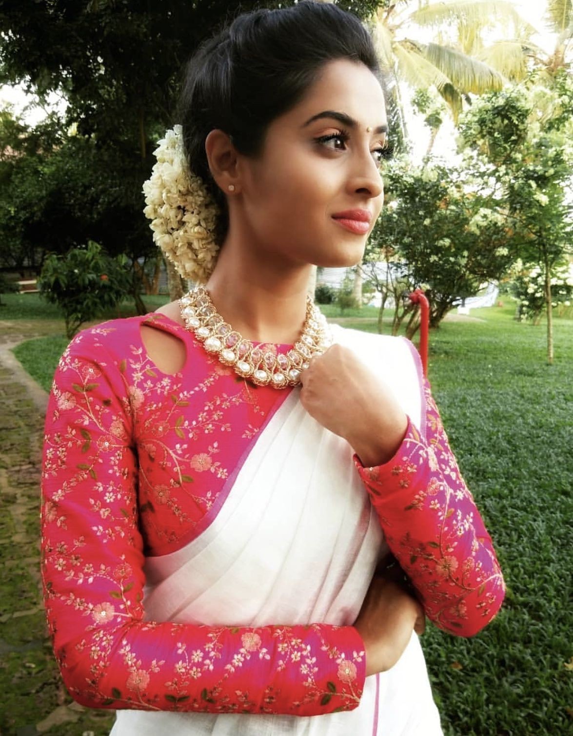 blouse designs plain sarees