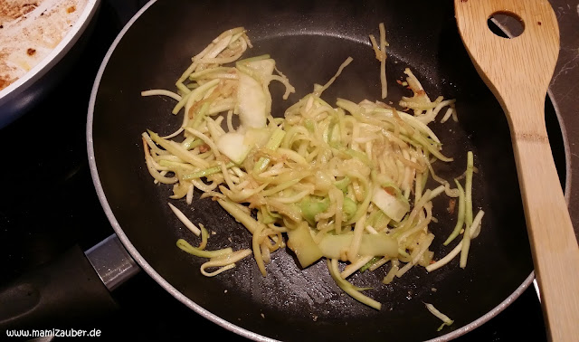 Size Zero Rezepte - Zucchini Nudeln mit Putenfleisch und Tomatensauce ...