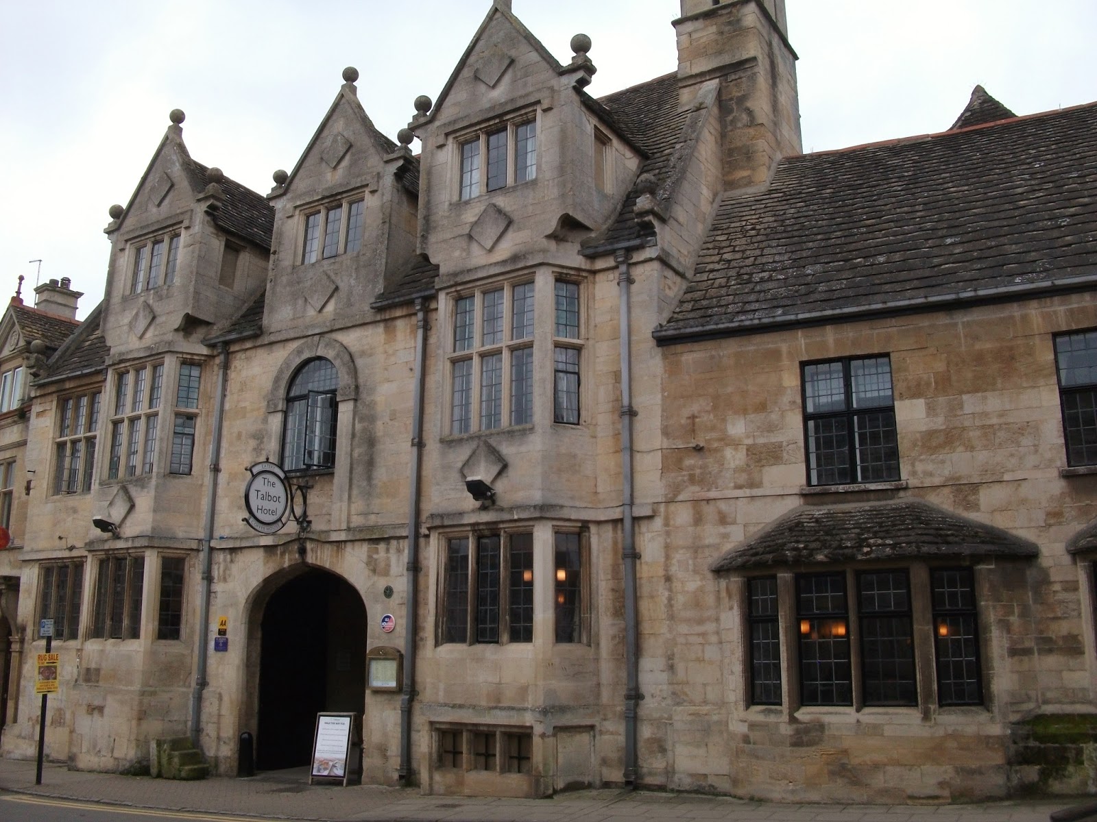Ghost Blooms: THE HAUNTED STAIRCASE AT OUNDLE