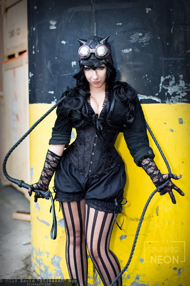 Steampunk Fashion Guide: Steampunk Catwoman Cosplay.