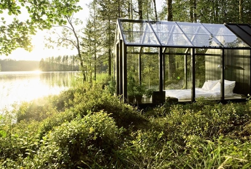  2. This lakeside retreat provides privacy without any window coverings!  - 21 Places to Take a Nap Straight Out Of Your Fantasies