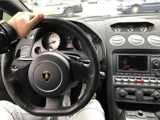 شاهد الرفاهية عند بشار الأسد ورفقائه السياسيين في سياراتهم الفاخرة وهم يتمتعون بوقتهم خارج سوريا (24 صورة) شاهد الرفاهية عند بشار الأسد ورفقائه السياسيين في سياراتهم الفاخرة وهم يتمتعون بوقتهم خارج سوريا (24 صورة)