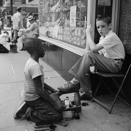 Foto por Vivian Maier | fotografia vintage photos, black and white photography inspiration | art Selecta Photo by Vivian Maier | imagenes bonitas bellas en blanco y negro, cool vintage pics, pictures