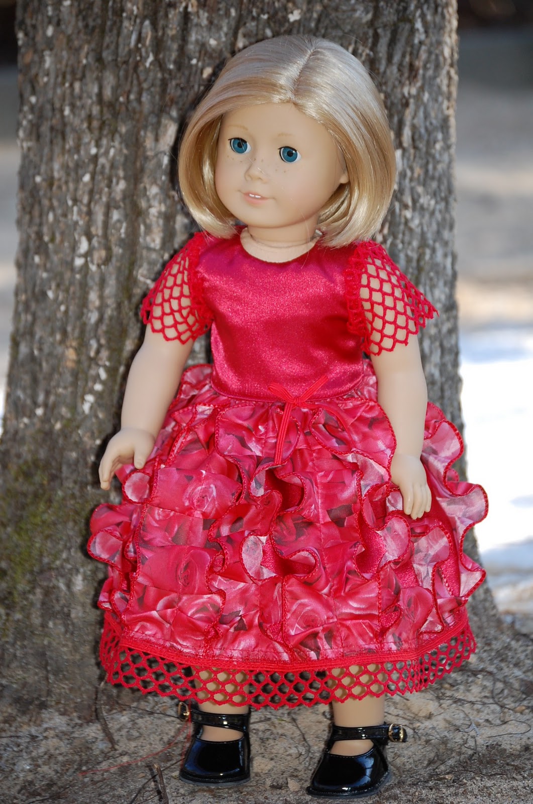 Dolls World: More dresses for girls.