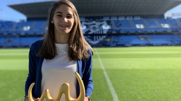 Málaga Femenino, Carolina González consigue el premio de la mejor futbolista de fútbol playa del mundo