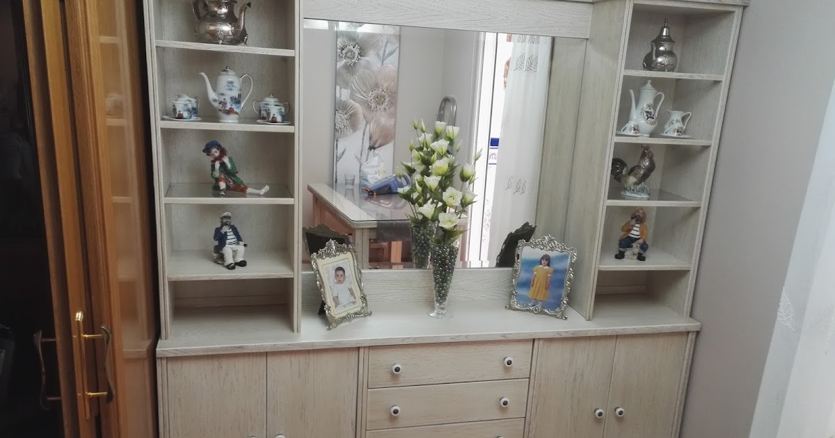 MUEBLES A MEDIDA: Aparador cuarto de estar con espejo en roble decape