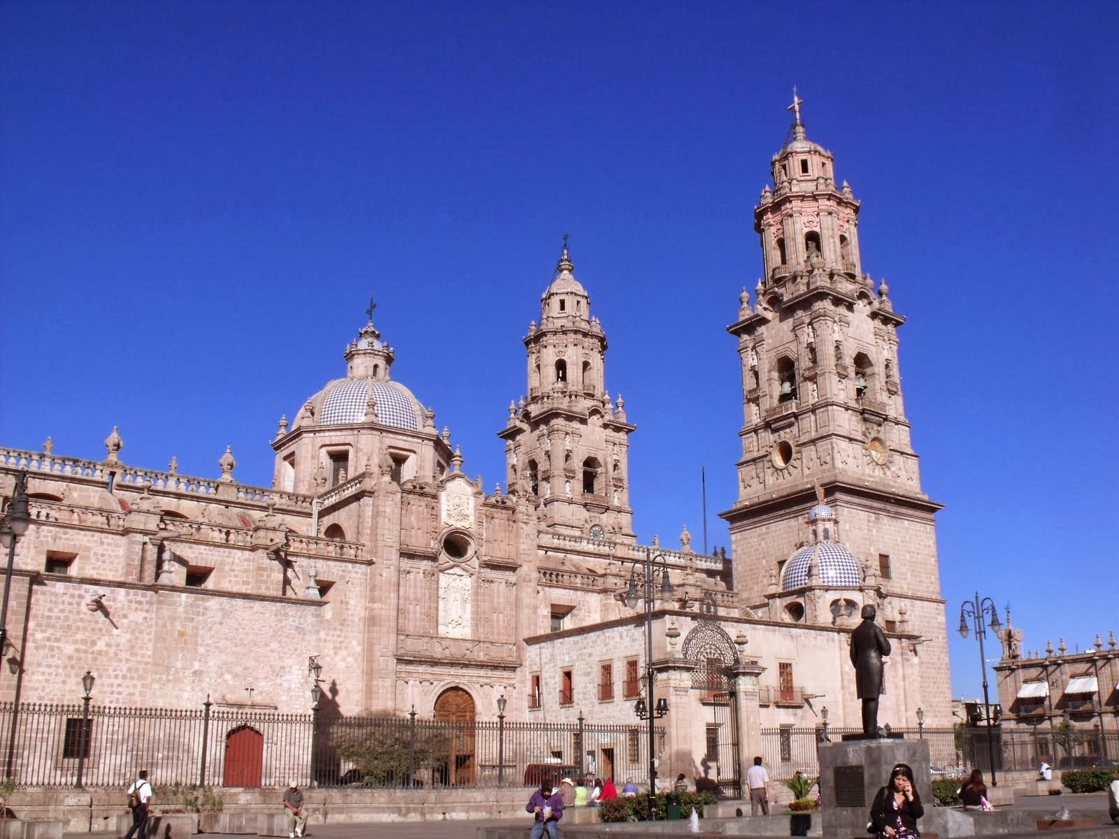 Kamloops Guesthouse Cathedral and Plaza de Armas, Morelia, Michoacán