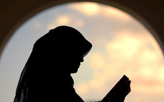 5 Adab Wajib Bagi Kaum Wanita