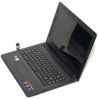 Laptop Gaming Lenovo 300-14ISK Core i7 Dual VGA