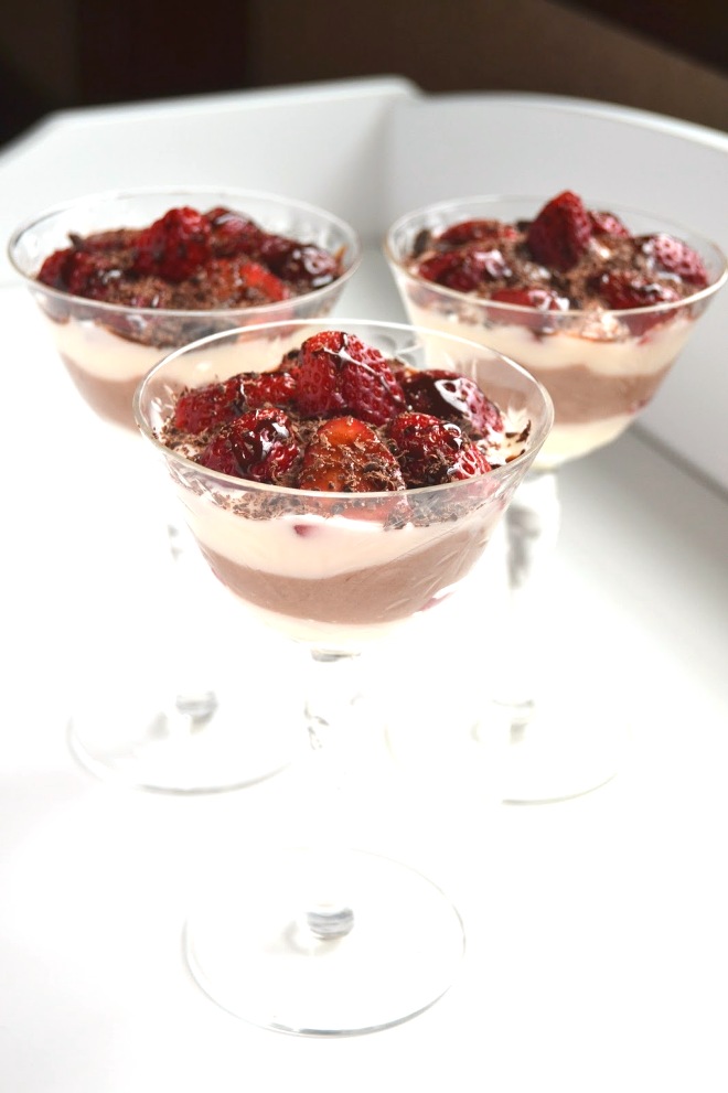 These Strawberry and Chocolate Parfaits only take 10 minutes to make and is healthier than many desserts made with yogurt, strawberries and chocolate! www.nutritionistreviews.com