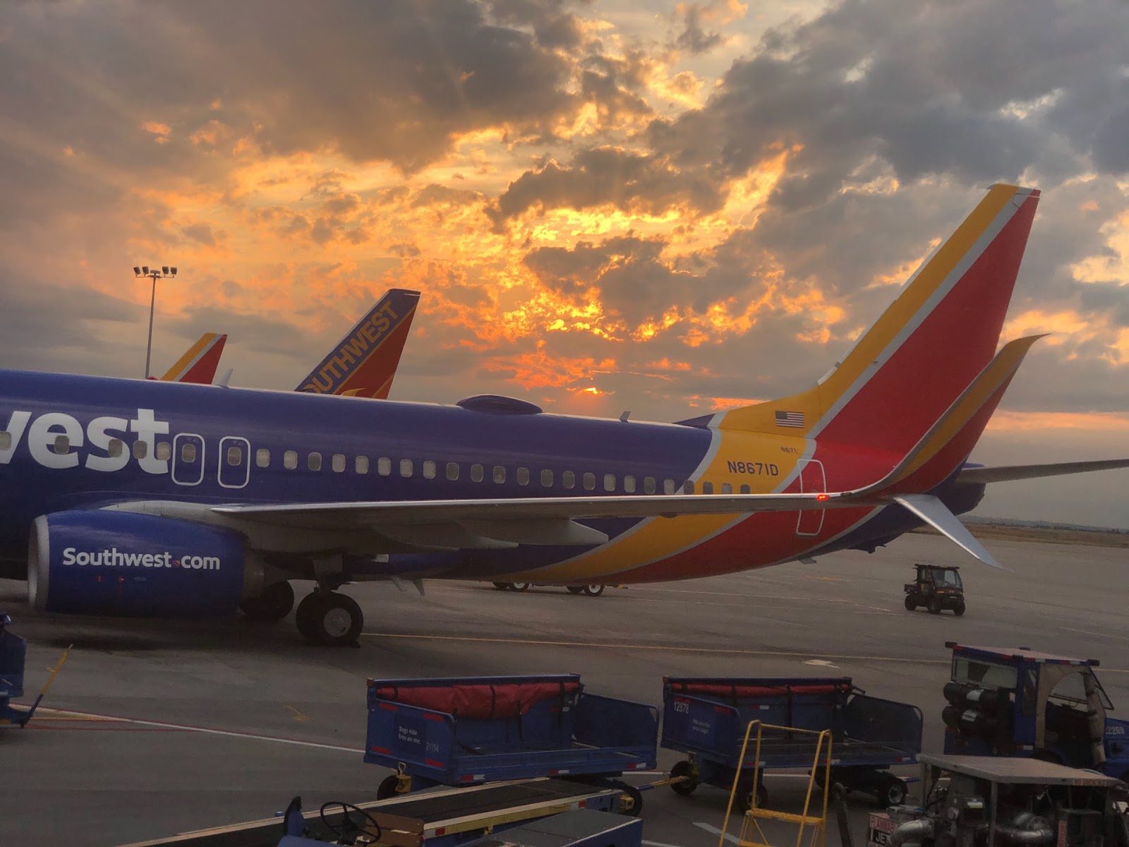 How to Find the Cheapest Flights This Fall Currently Elsewhere