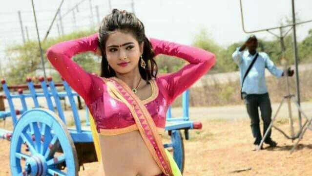Bhojpuri heroine Priyanka Maharaj Sexy photos