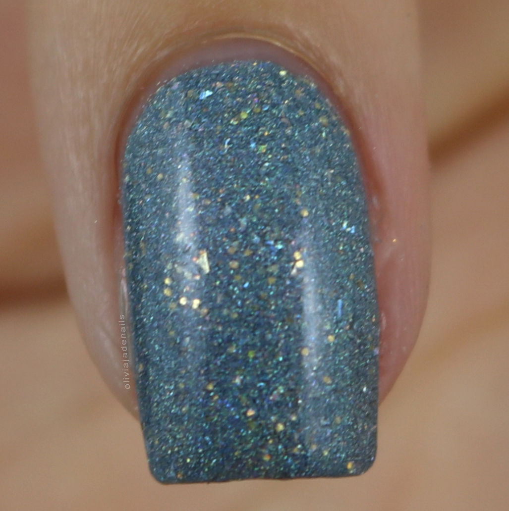 Emily de Molly LE64 swatched by Olivia Jade Nails