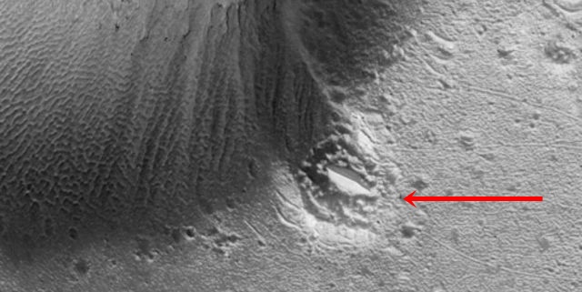 UFO News ~  UFO crashed into a crater on Mars? and MORE Ufo%2Bcrash%2Bcrater%2Bmars%2B%25281%2529