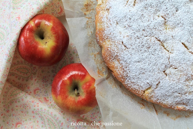 torta di mele, nocciole e cannella...per un non compleanno