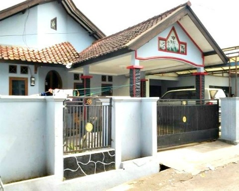 TRAGoM PROPERTI DIJUAL RUMAH + FURNITURE asli ukir JEPARA DI GARUT