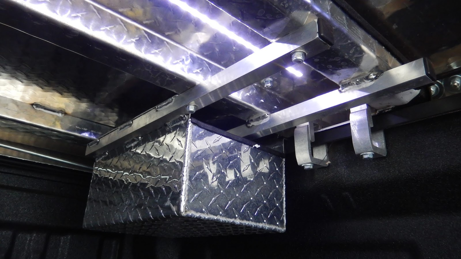 NicTaylor's R&R (Review & Diamondback Truck Bed Cover