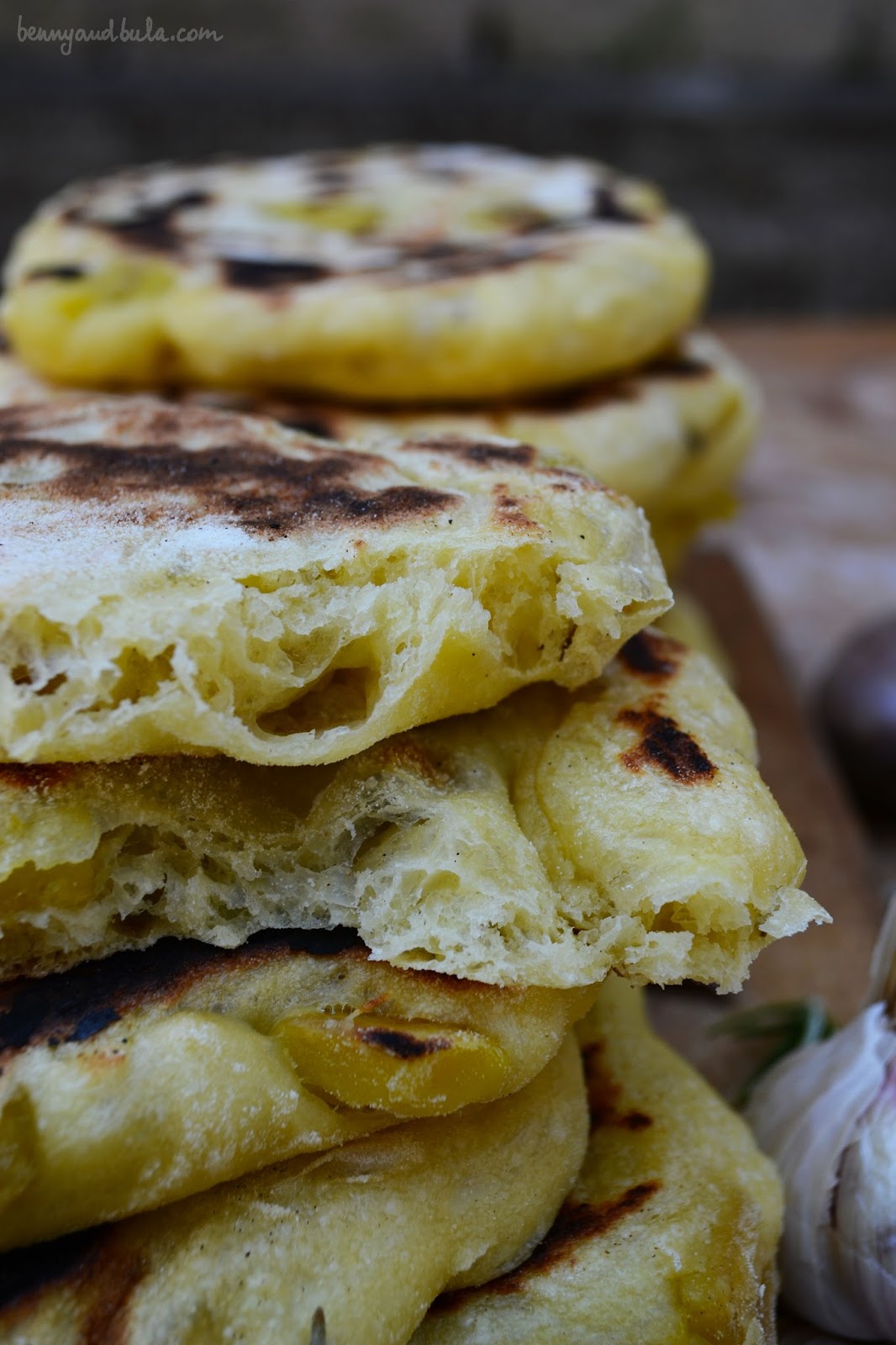 focaccia di semola con patate/ semolina flatbread with potatoes