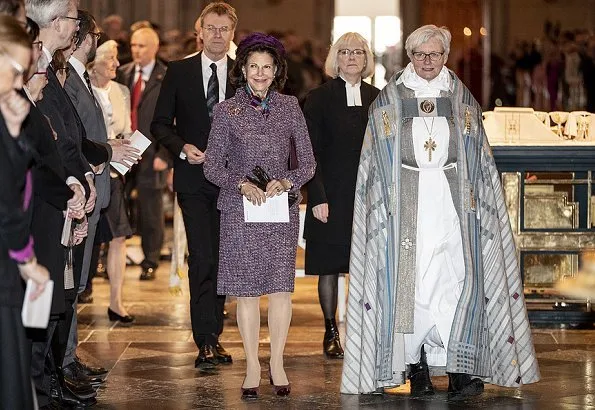 Uppsala University professor Karin Johannesson was ordained as a bishop to Uppsala Cathedral