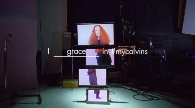 Modello e modella Calvin Klein pubblicità collezione 2017 - Foto testimonial