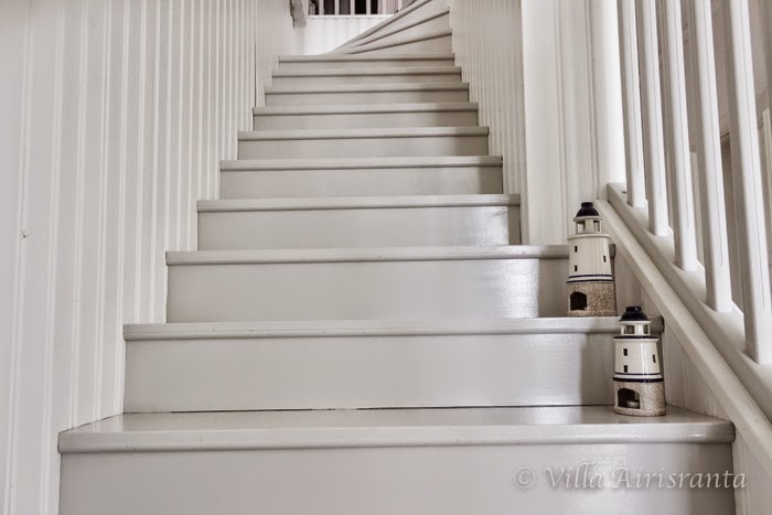 beautiful home, valkoinen sisustus, portaikko, portaat