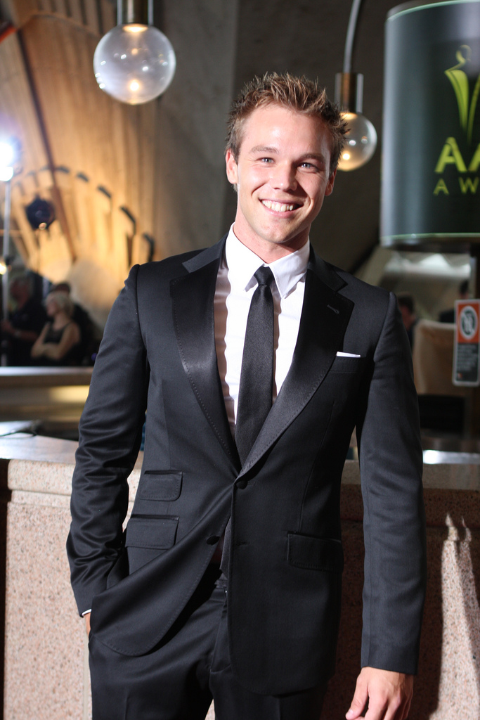 Lincoln Lewis Australian Actor | Lincoln Clay Lewis Biography Hollywood ...