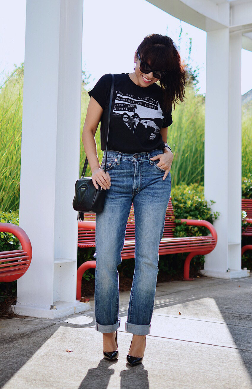 Wearing The Graphic Tee and Jeans Combo Like An Adult | MY SMALL WARDROBE