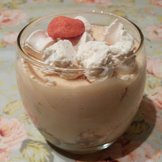 https://danslacuisinedhilary.blogspot.com/2013/02/tiramisu-la-fraise-bonbon-strawberry.html