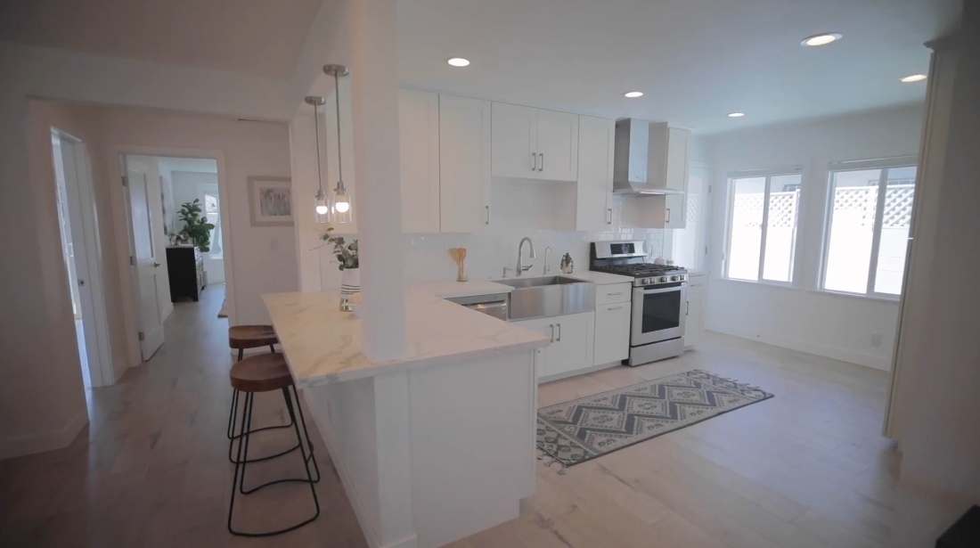 14 Interior Design Photos vs. 4709 Lindblade Dr, Culver City, CA Luxury Home Tour