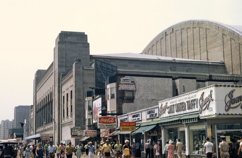 Color Photos Capture Atlantic City Before the Casinos  1960s - 85
