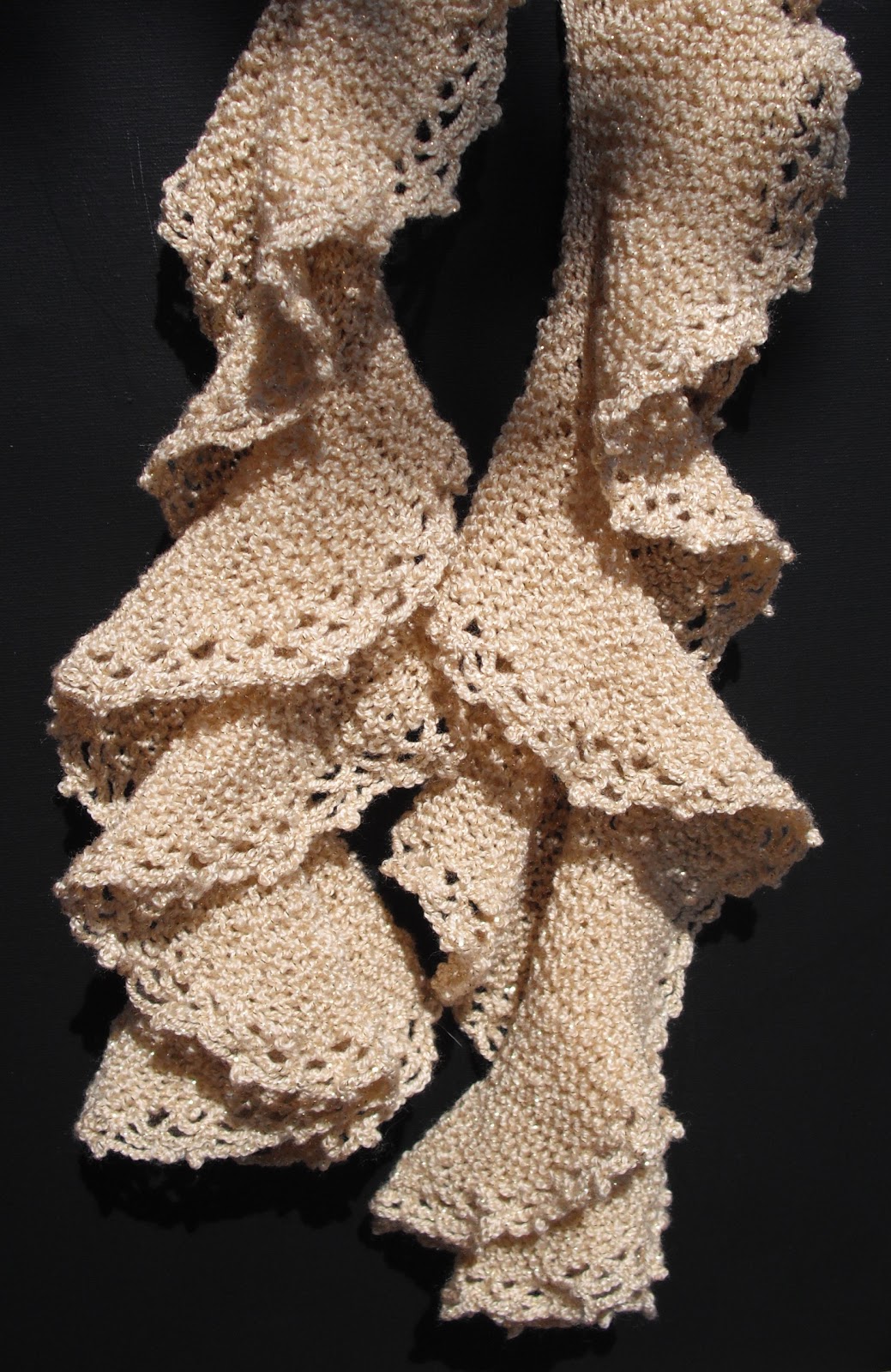 Just Ducky Art: Corkscrew/Ruffled Scarf - My Own Version