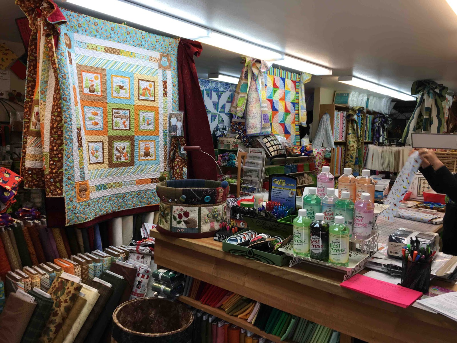 Cat Patches Quilt Shop Stitch 'n Snip; Garden Valley, Idaho