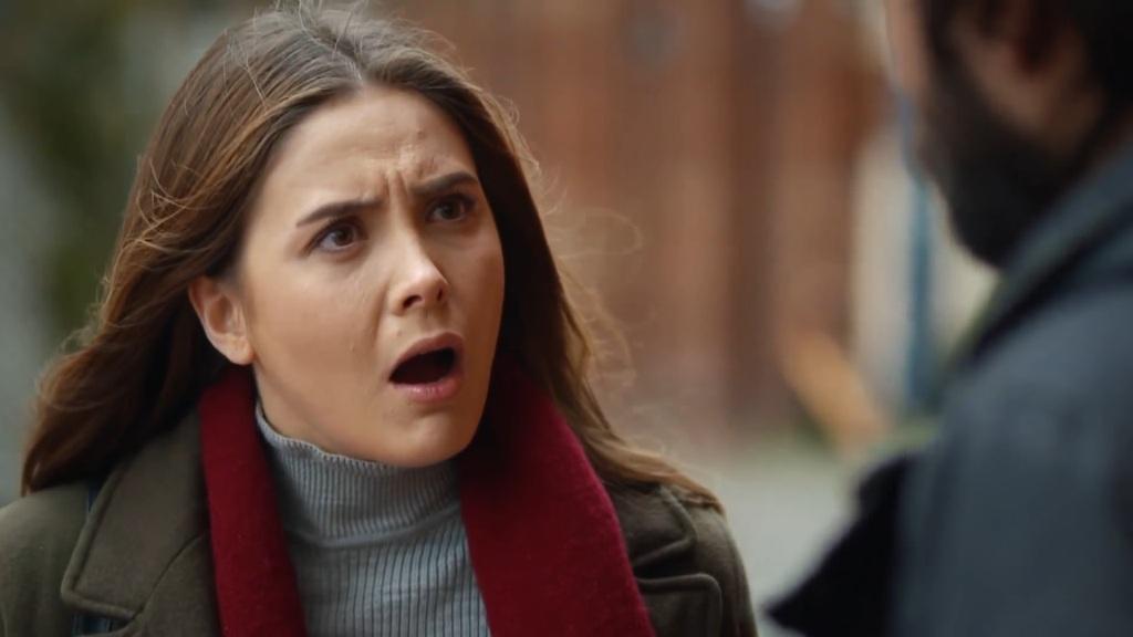 Elif odcinek 570: W szwalni odbywa się kontrola! Yusuf mówi Melek, że Arzu jest wspólniczką Cevahira! [Streszczenie + Zdjęcia]