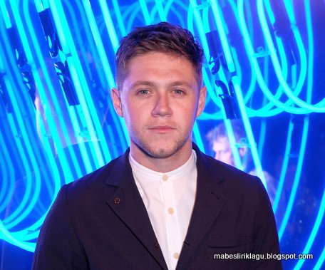 Niall Horan - Slow Hands Niall Horan - Slow Hands