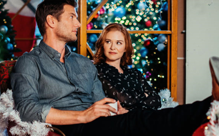 Its A Wonderful Movie Your Guide To Family And Christmas Movies On Tv Twinkle All The Way A Lifetime Christmas Movie Premiere Starring Sarah Drew Ryan Mcpartlin Lesley Ann Warren