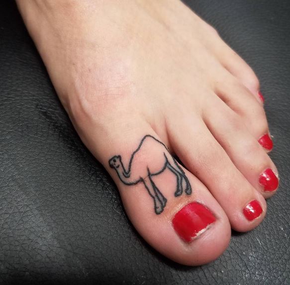 cute toe tattoos ideas men