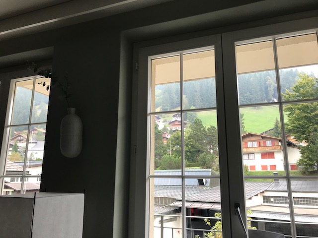 スイス・アデルボーデン・ザ・カンブリアン・ホテルの部屋 一番安い部屋からの眺め。悪くないです