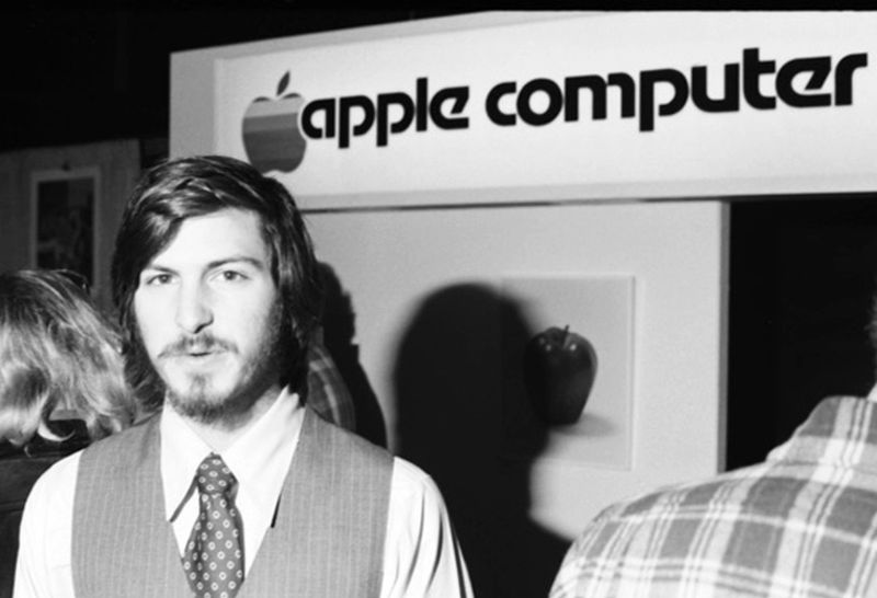 30 Fascinating Photographs of a Young Steve Jobs in the 1970s and 1980s