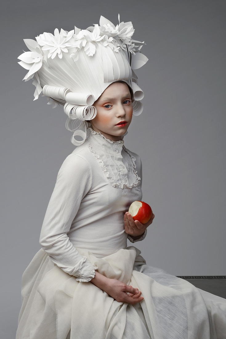 04-Asya-Kozina-Ася Козина-Baroque-Wigs-made-out-of-Hand-Cut-Paper-www-designstack-co