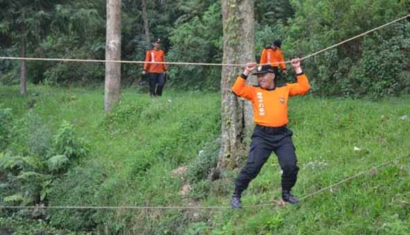 Hadapi Banjir, Senkom Bandung Latihan SAR