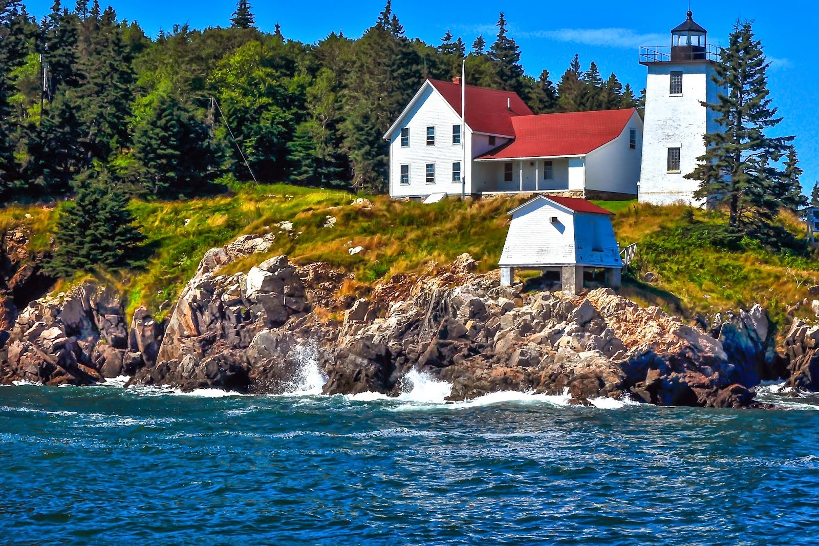 Beautiful Lighthouses around the World -Bass Harbor Head Station, Maine Beautiful Lighthouses around the World -Bass Harbor Head Station, Maine