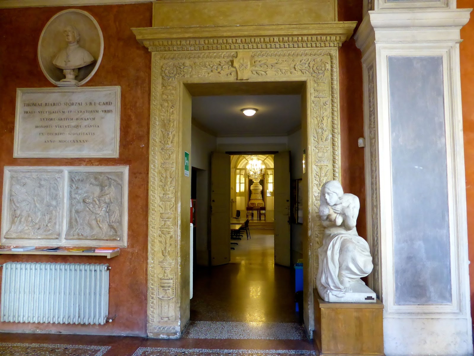 Facciamo un giro in centro? ACCADEMIA DELLE BELLE ARTI Facciamo un giro in centro? ACCADEMIA DELLE BELLE ARTI