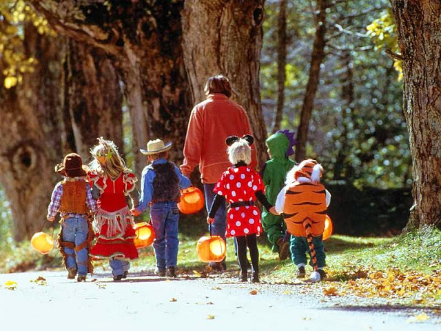 Halloween Safety Tips For Trick or Treating