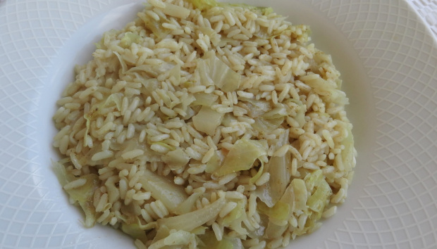 Makmoura (Rice with Cabbage)